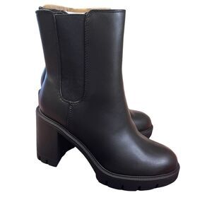 Scoop Black Faux Leather Chunky Heeled Heel Go Go Style Chelsey Boots NWT